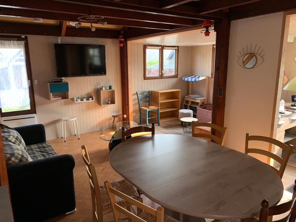 Chaleureux chalet en bord de mer Merville-Franceville-Plage Extérieur photo
